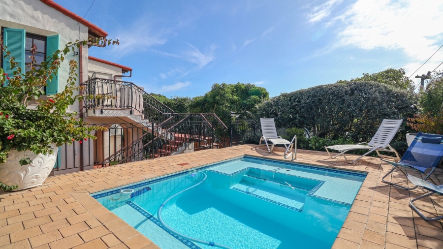 6 Bedroom Property for Sale in Kingfisher Creek Western Cape